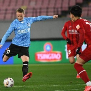 im电竞APP-还得靠外援！拉尔森2场造2球 大连取赛季首个连胜