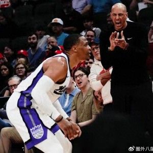 失传已久的NBA绝学让威少学回来了！威少之后还后继有人吗？|拉塞尔·威斯布鲁克|金鸡独立|国王|火箭|拉塞尔-威斯布鲁克_新浪体育_新浪新闻