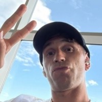 im电竞APP-心情不错！转会曼联告吹，大马丁奔赴国家队&amp;社媒晒“比耶”自拍